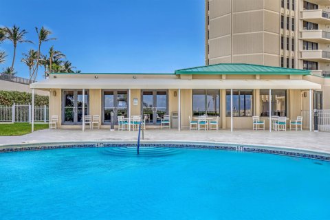 Condo in Riviera Beach, Florida, 2 bedrooms  № 2175706 - photo 24