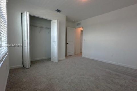 Townhouse in Loxahatchee Groves, Florida 4 bedrooms, 214.7 sq.m. № 2084031 - photo 28