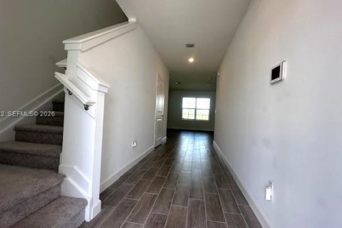 Townhouse in Loxahatchee Groves, Florida 4 bedrooms, 214.7 sq.m. № 2084031 - photo 2