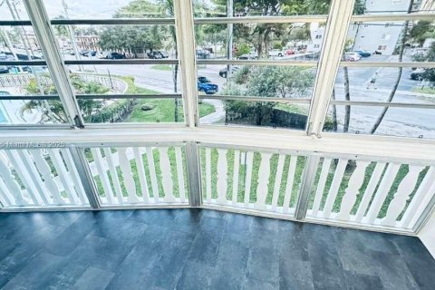 Снять в аренду кондоминиум в Норт-Майами, Флорида 1 спальня, 74.97м2, № 1964472 - фото 4