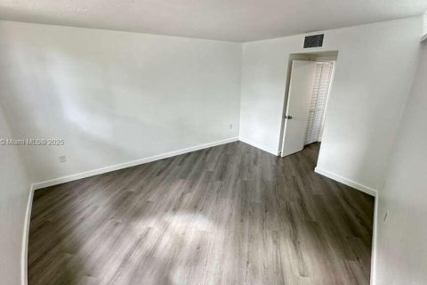 Снять в аренду кондоминиум в Норт-Майами, Флорида 1 спальня, 74.97м2, № 1964472 - фото 14