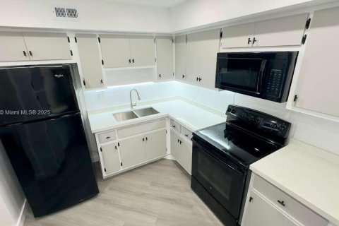 Снять в аренду кондоминиум в Норт-Майами, Флорида 1 спальня, 74.97м2, № 1964472 - фото 8