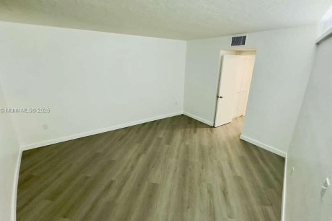 Снять в аренду кондоминиум в Норт-Майами, Флорида 1 спальня, 74.97м2, № 1964472 - фото 15