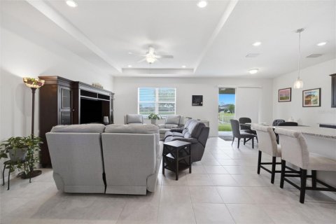 House in Spring Hill, Florida 3 bedrooms, 156.26 sq.m. № 2259547 - photo 26