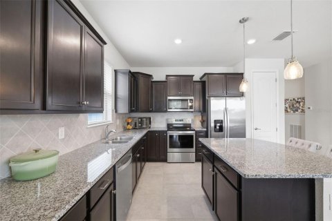 House in Spring Hill, Florida 3 bedrooms, 156.26 sq.m. № 2259547 - photo 5