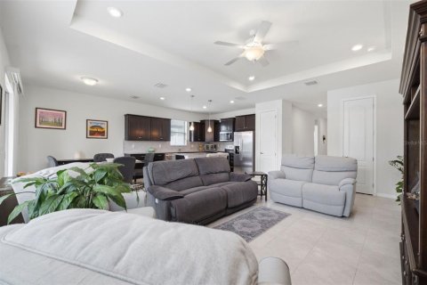 House in Spring Hill, Florida 3 bedrooms, 156.26 sq.m. № 2259547 - photo 2