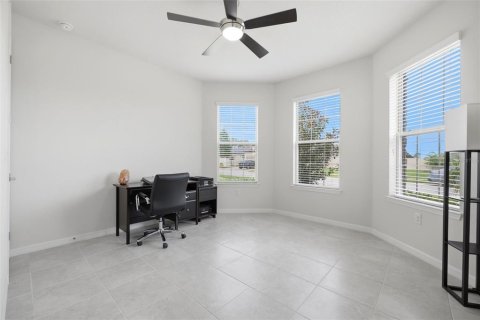 House in Spring Hill, Florida 3 bedrooms, 156.26 sq.m. № 2259547 - photo 9