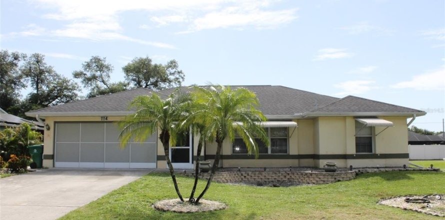 Casa en Port Charlotte, Florida 3 dormitorios, 164.16 m2 № 1856313