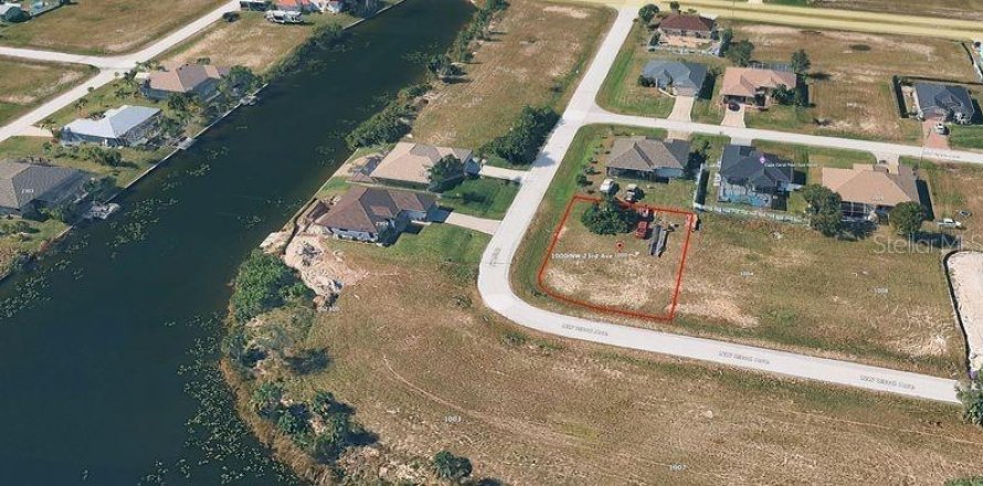 Terrain à Cape Coral, Floride № 2233442