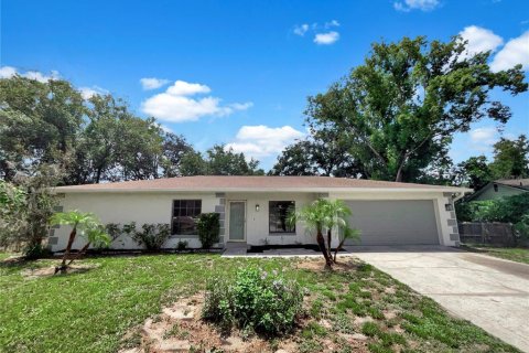 House in Lutz, Florida 4 bedrooms, 165.46 sq.m. № 1880972 - photo 1