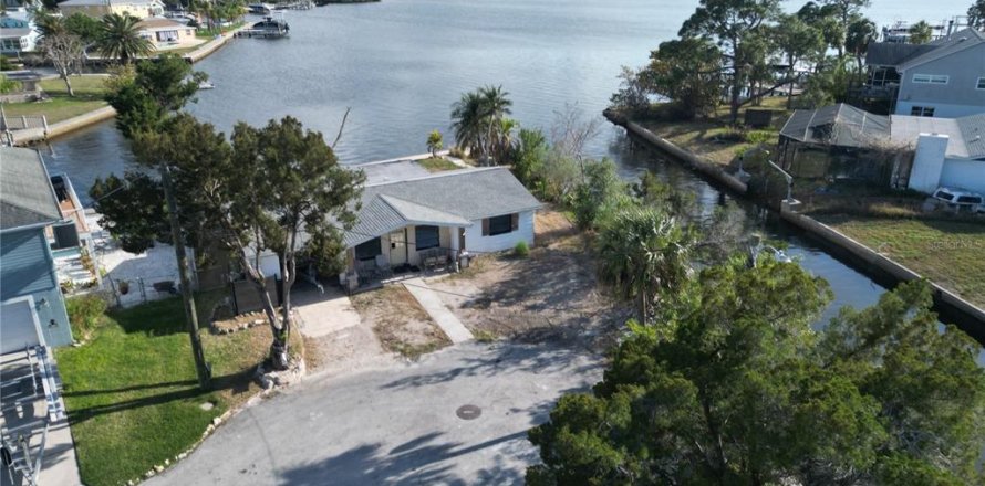 Villa ou maison à Port Richey, Floride 2 chambres, 100.89 m2 № 2110749