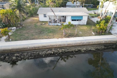 Villa ou maison à vendre à Port Richey, Floride: 2 chambres, 100.89 m2 № 2110749 - photo 10