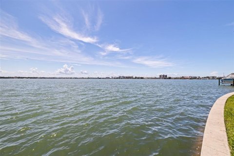 House in Treasure Island, Florida 3 bedrooms, 167.13 sq.m. № 1808757 - photo 26