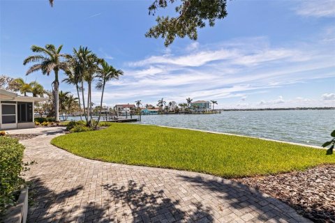 House in Treasure Island, Florida 3 bedrooms, 167.13 sq.m. № 1808757 - photo 28