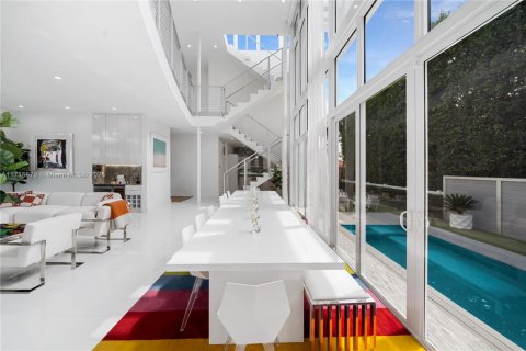 Casa en venta en Miami Beach, Florida, 5 dormitorios, 316.43 m2 № 1956728 - foto 16