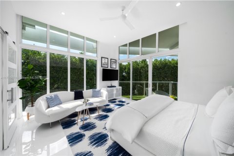 Casa en venta en Miami Beach, Florida, 5 dormitorios, 316.43 m2 № 1956728 - foto 24