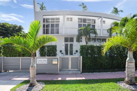 Casa en venta en Miami Beach, Florida, 5 dormitorios, 316.43 m2 № 1956728 - foto 3