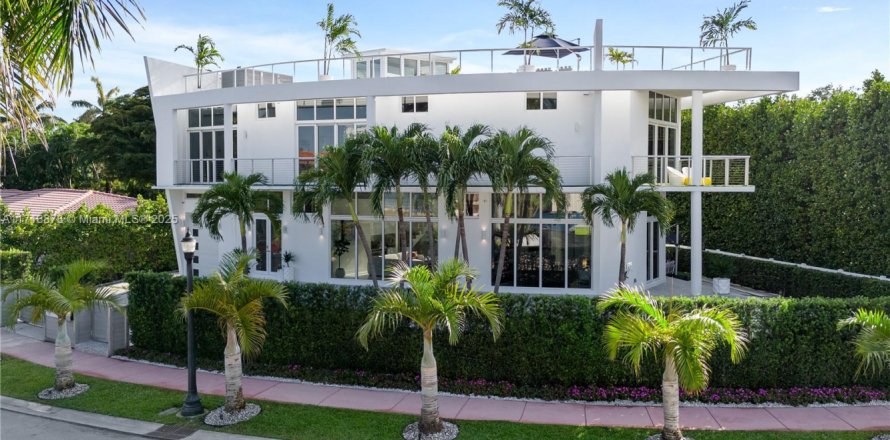 Casa en Miami Beach, Florida 5 dormitorios, 316.43 m2 № 1956728