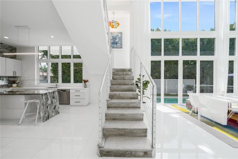 Casa en venta en Miami Beach, Florida, 5 dormitorios, 316.43 m2 № 1956728 - foto 6