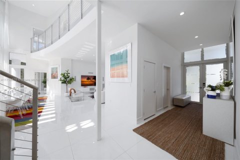 Casa en venta en Miami Beach, Florida, 5 dormitorios, 316.43 m2 № 1956728 - foto 9