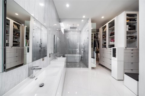 Casa en venta en Miami Beach, Florida, 5 dormitorios, 316.43 m2 № 1956728 - foto 26