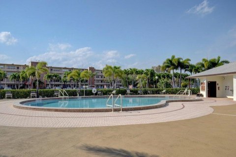 Copropriété à louer à Boca Raton, Floride: 2 chambres, 83.24 m2 № 1185218 - photo 1