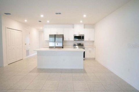 House in Gainesville, Florida 4 bedrooms, 161.37 sq.m. № 2212517 - photo 4