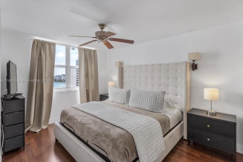 Купить кондоминиум в Майами, Флорида 2 спальни, 91.51м2, № 1981139 - фото 15