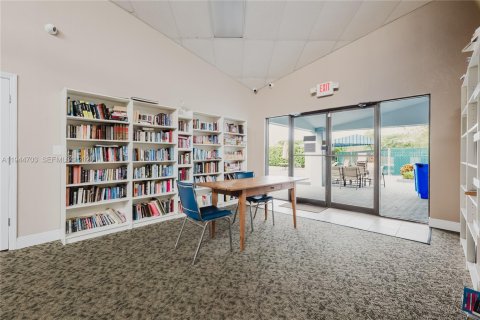 Condo in Tamarac, Florida, 2 bedrooms  № 2001499 - photo 24