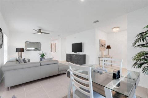 Villa ou maison à vendre à Davenport, Floride: 4 chambres, 183.2 m2 № 2415311 - photo 8