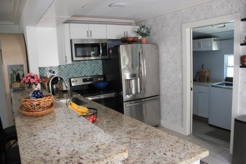 House in West Palm Beach, Florida 2 bedrooms, 77.02 sq.m. № 2146652 - photo 11
