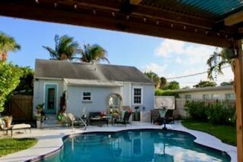 House in West Palm Beach, Florida 2 bedrooms, 77.02 sq.m. № 2146652 - photo 3