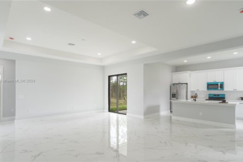 Casa en venta en Lehigh Acres, Florida, 4 dormitorios, 171.13 m2 № 1693374 - foto 8