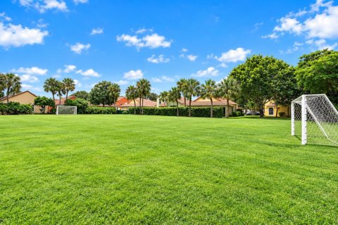 Villa ou maison à vendre à Riviera Beach, Floride: 4 chambres, 199.65 m2 № 2410745 - photo 16