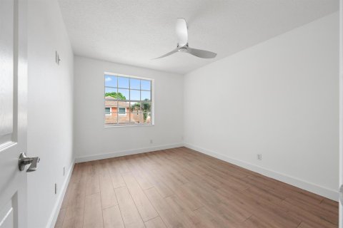 Villa ou maison à vendre à Riviera Beach, Floride: 4 chambres, 199.65 m2 № 2410745 - photo 7