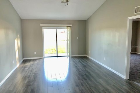 Casa en alquiler en Groveland, Florida, 3 dormitorios, 142.33 m2 № 1725015 - foto 2