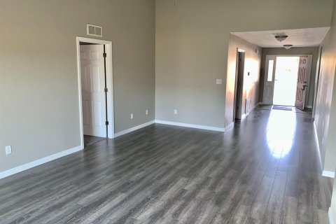 Casa en alquiler en Groveland, Florida, 3 dormitorios, 142.33 m2 № 1725015 - foto 3