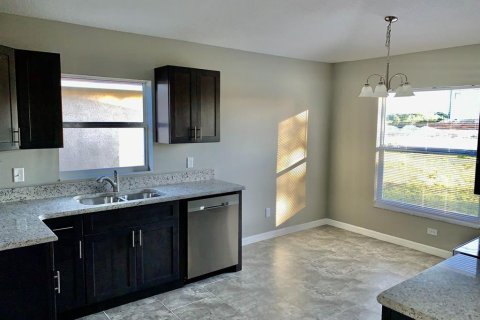 Casa en alquiler en Groveland, Florida, 3 dormitorios, 142.33 m2 № 1725015 - foto 4