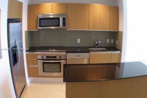 Copropriété à louer à Miami, Floride: 1 chambre, 67.91 m2 № 2006317 - photo 2