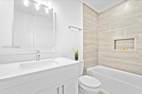Купить виллу или дом в Лихай-Эйкерс, Флорида 3 спальни, 98.66м2, № 2030803 - фото 18