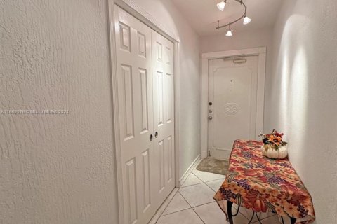 Condo in Deerfield Beach, Florida, 2 bedrooms  № 1693530 - photo 17