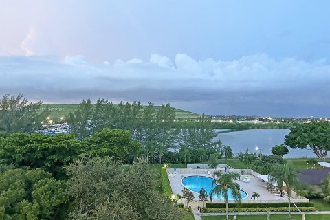 Condo in Deerfield Beach, Florida, 2 bedrooms  № 1693530 - photo 29