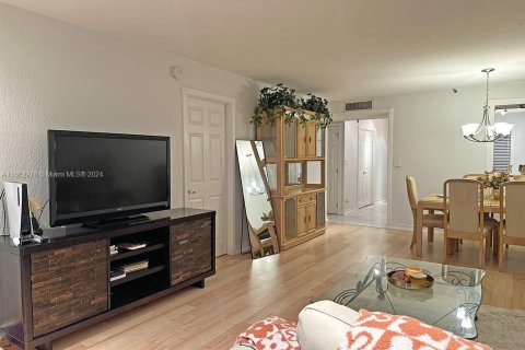 Condo in Deerfield Beach, Florida, 2 bedrooms  № 1693530 - photo 6