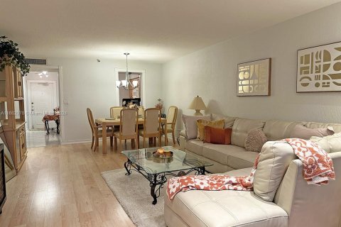 Condo in Deerfield Beach, Florida, 2 bedrooms  № 1693530 - photo 5