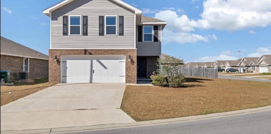 House in Crestview, Florida 4 bedrooms, 185.99 sq.m. № 560134