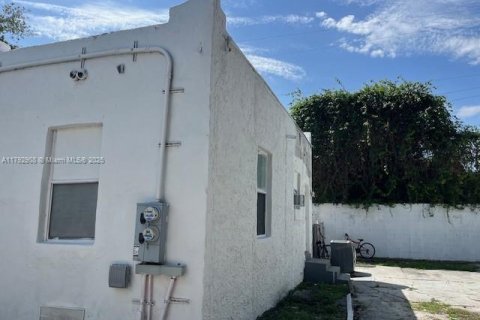 Propiedad comercial en venta en Miami, Florida, 220.74 m2 № 1959038 - foto 7