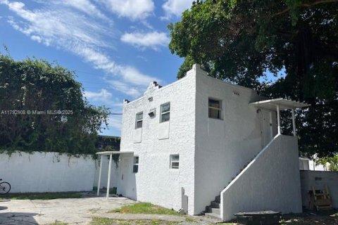 Propiedad comercial en venta en Miami, Florida, 220.74 m2 № 1959038 - foto 6