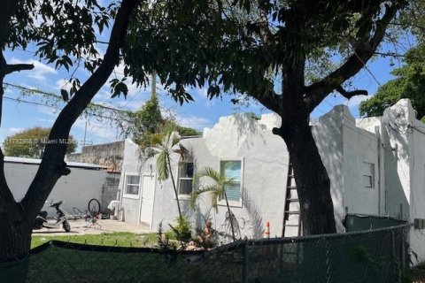 Propiedad comercial en venta en Miami, Florida, 220.74 m2 № 1959038 - foto 4