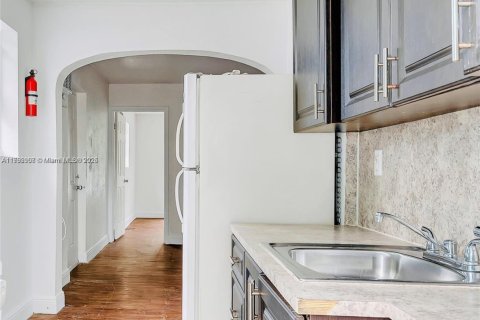 Propiedad comercial en venta en Miami, Florida, 220.74 m2 № 1959038 - foto 10