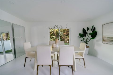 Townhouse in Miami, Florida 4 bedrooms № 2031111 - photo 20